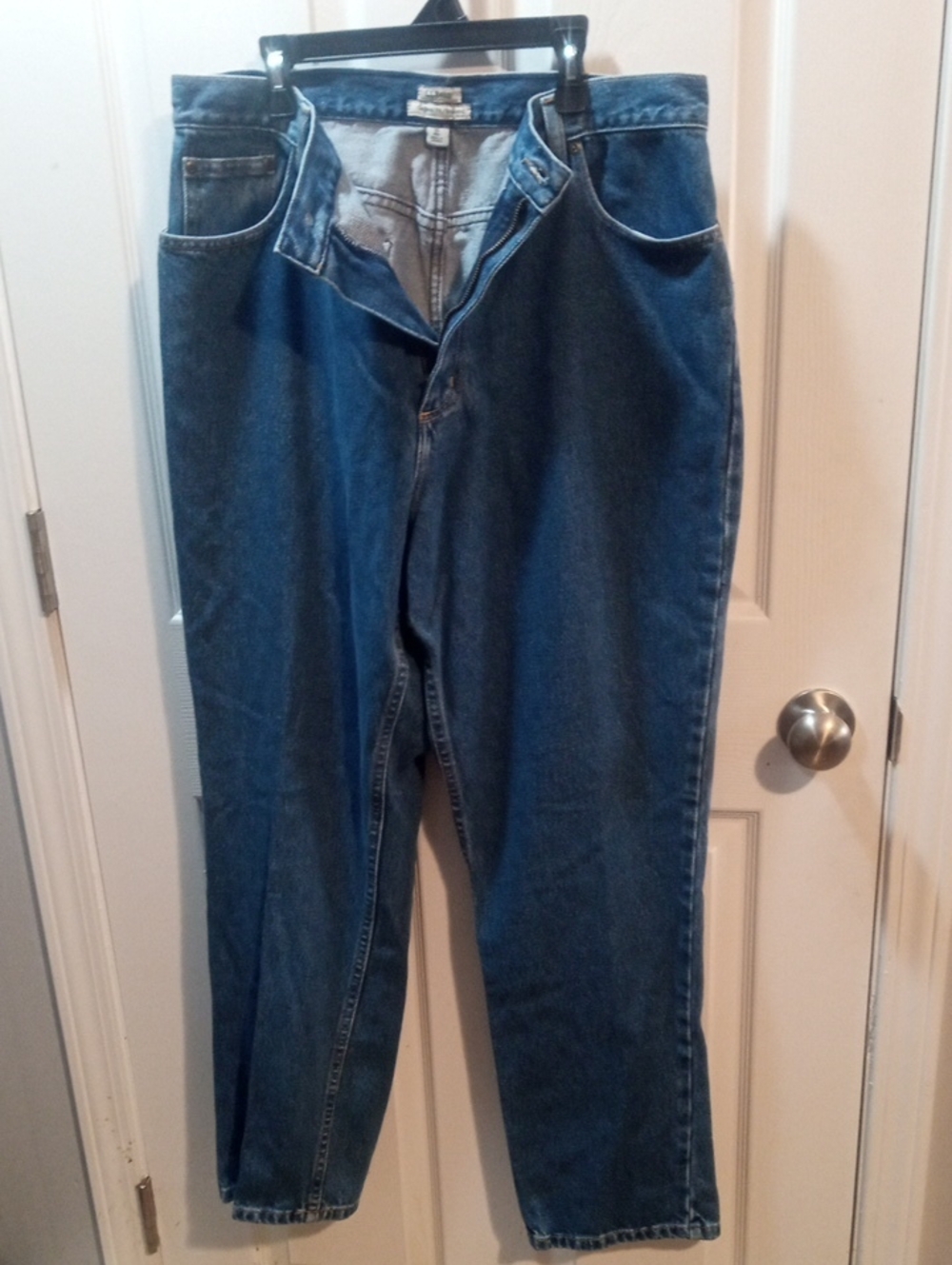 L.L. BEAN ORIGINAL FIT RELAXED JEANS - Picture 9 of 10